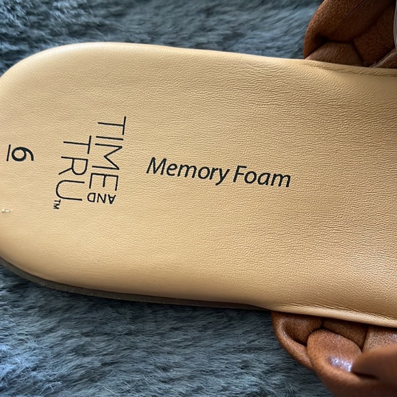 Sandals - Picture 5 of 5